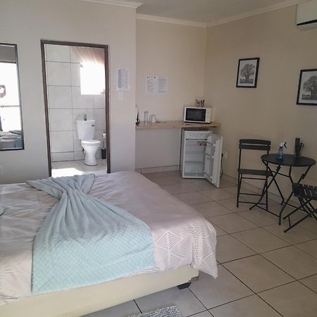 Eden Chalets Windhoek Ngoại thất bức ảnh