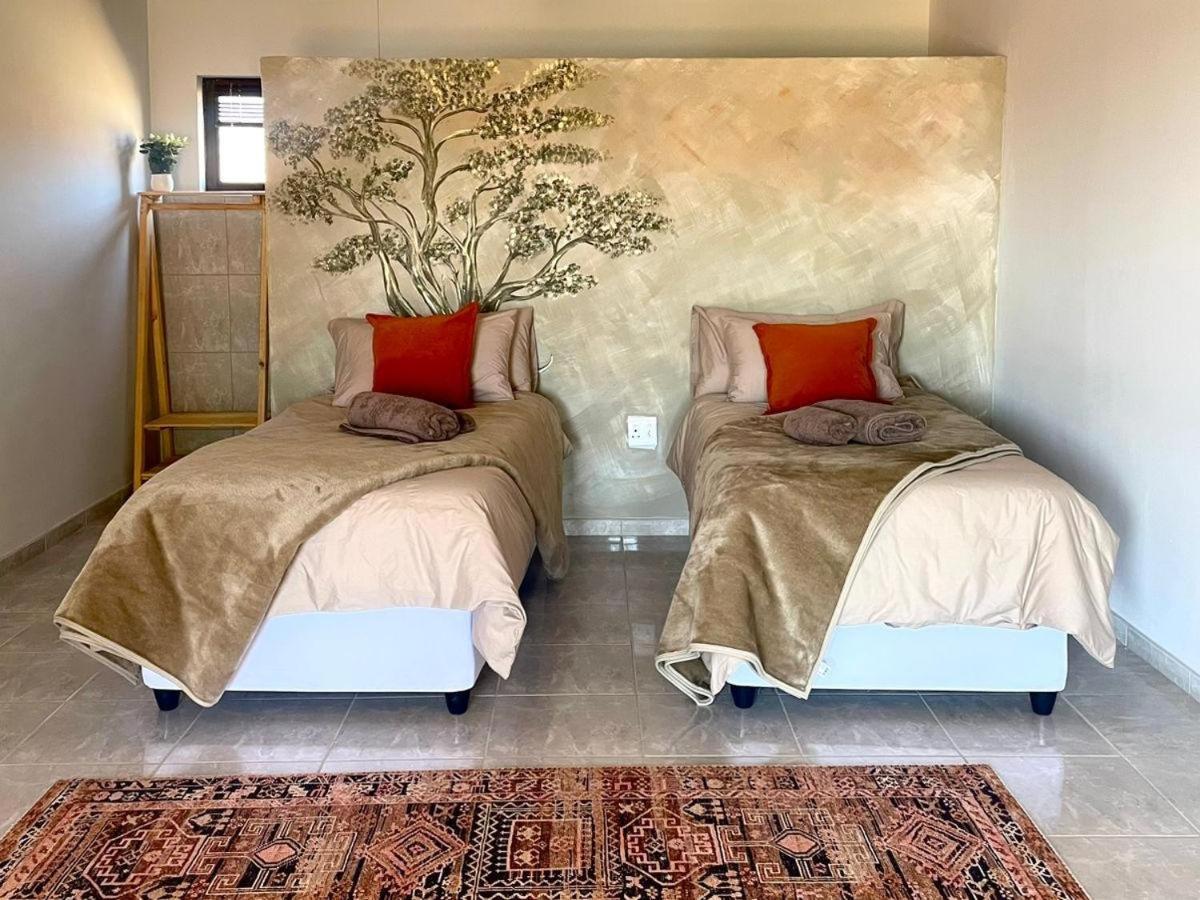 Eden Chalets Windhoek Phòng bức ảnh