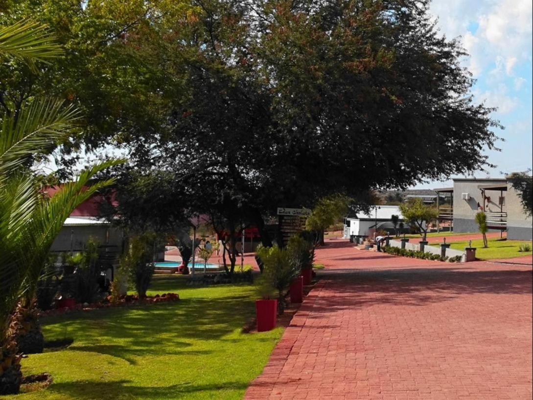 Eden Chalets Windhoek Ngoại thất bức ảnh