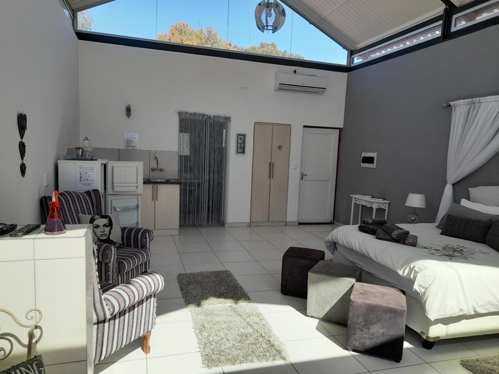 Eden Chalets Windhoek Phòng bức ảnh