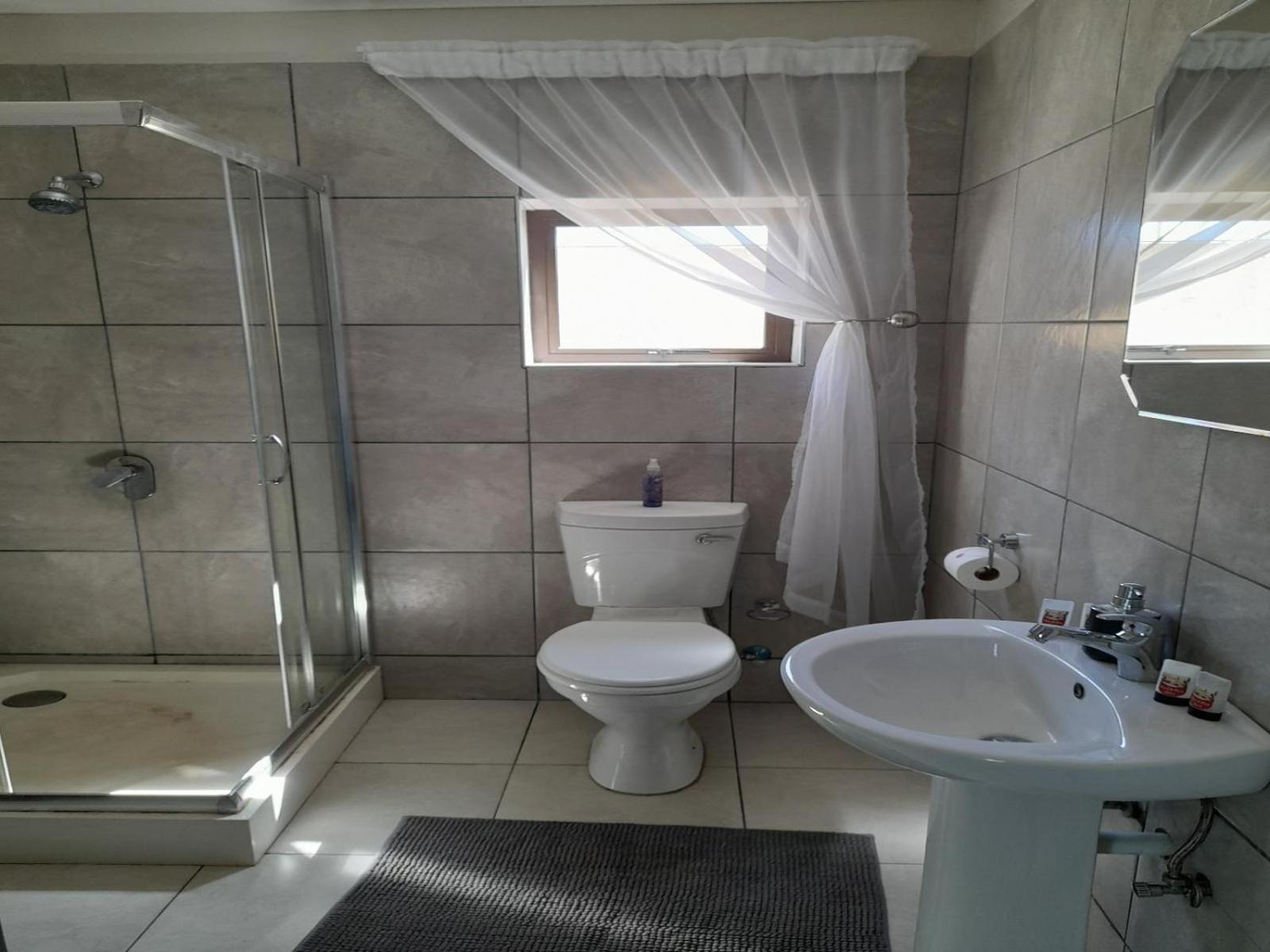 Eden Chalets Windhoek Phòng bức ảnh