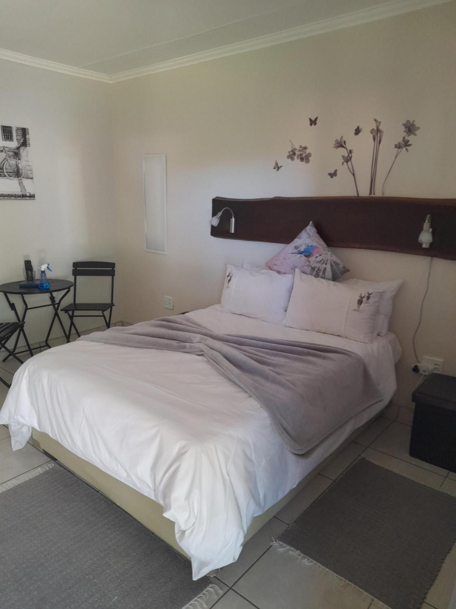 Eden Chalets Windhoek Ngoại thất bức ảnh